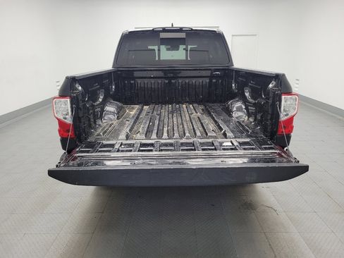 Used 2022 Nissan Titan SV image 29
