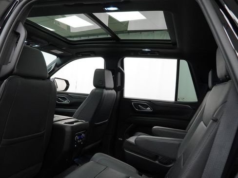 Certified 2023 Chevrolet Tahoe Z71 w/ Luxury Package AWD/4WD image 15