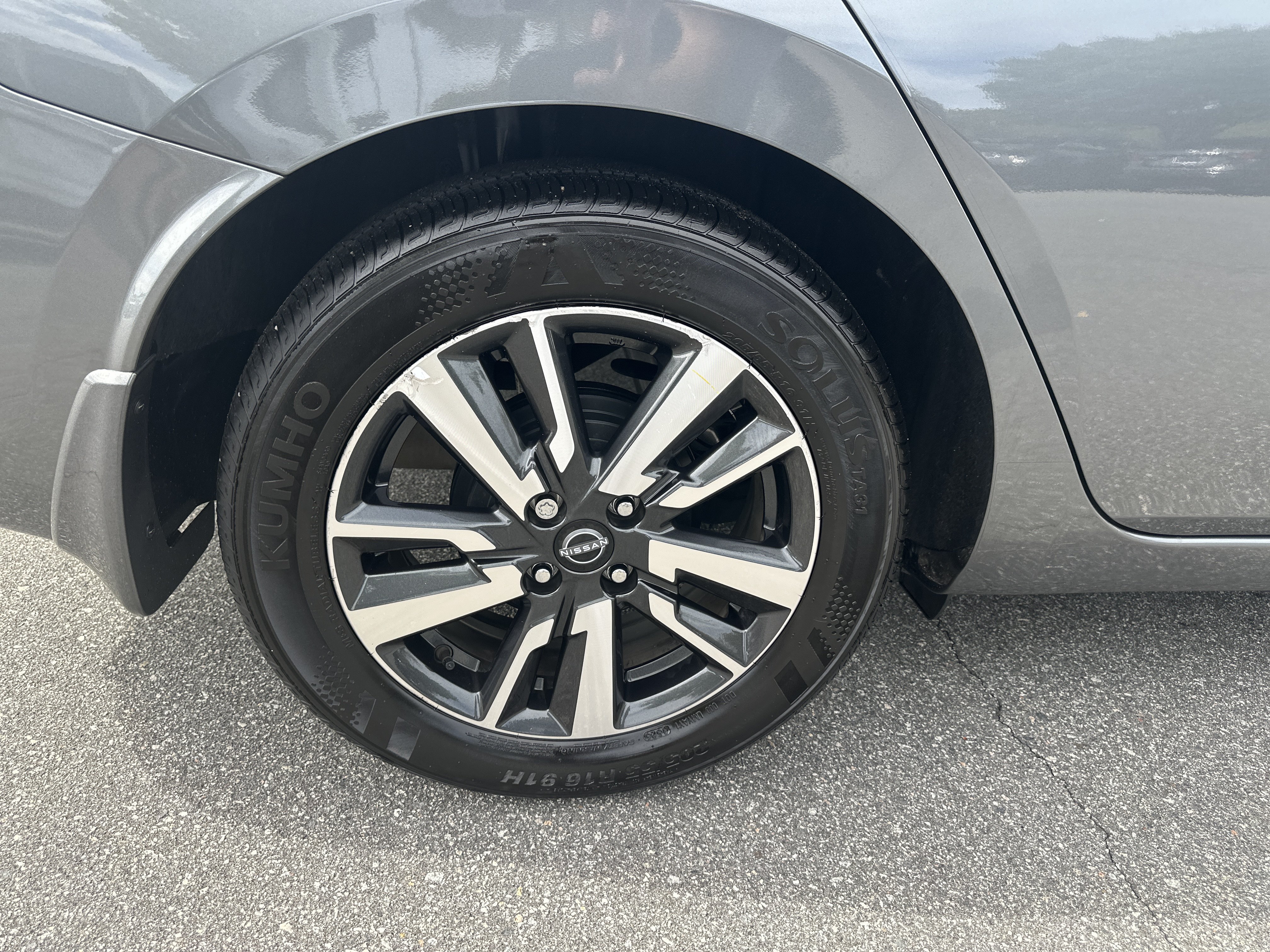 Certified 2025 Nissan Versa SV w/ Trunk Package FWD image 11