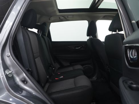 Used 2019 Nissan Rogue SV w/ Sun & Sound Touring Package image 12