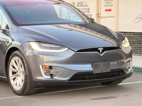 Used 2018 Tesla Model X 75D AWD/4WD image 8