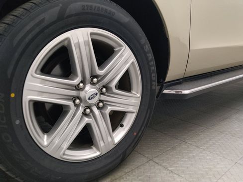 Used 2018 Ford Expedition XLT w/ Equipment Group 202A RWD image 31