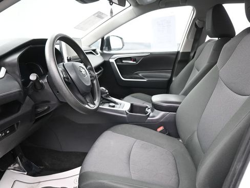 Used 2025 Toyota RAV4 XLE AWD/4WD image 23