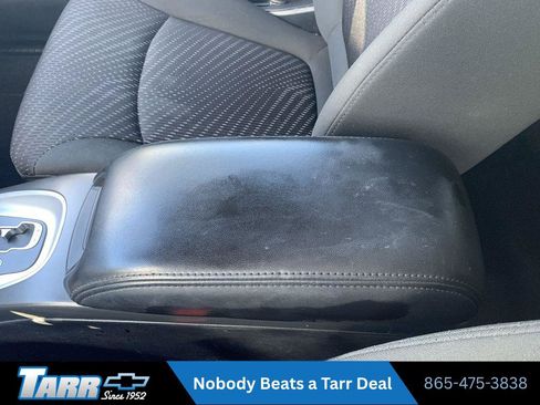 Used 2019 Dodge Journey SE FWD image 21