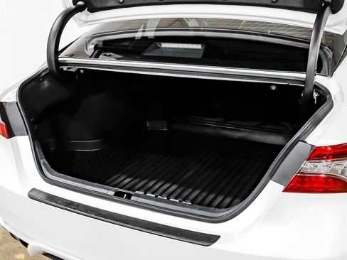 Used 2022 Toyota Camry XSE image 51