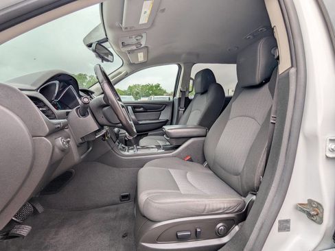 Used 2017 Chevrolet Traverse LT w/ Style and Technology Package AWD/4WD image 12