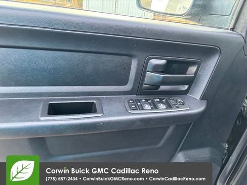 Used 2013 RAM 2500 Tradesman w/ Chrome Appearance Group image 11