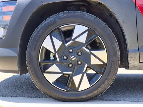 Used 2025 Hyundai Kona SEL FWD image 24