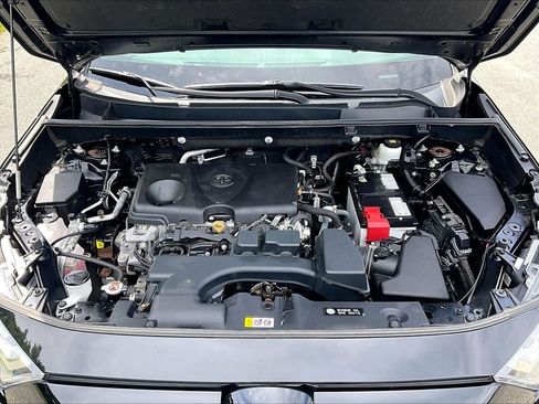 Used 2022 Toyota RAV4 XLE Premium AWD/4WD image 30