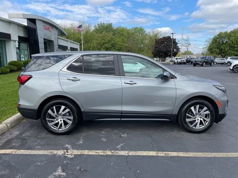 Used 2024 Chevrolet Equinox LT w/ LPO, Floor Liner Package FWD image 10