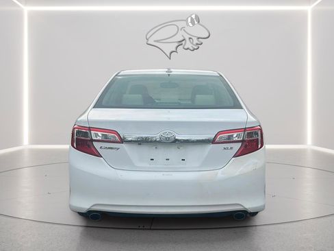 Used 2014 Toyota Camry XLE image 6