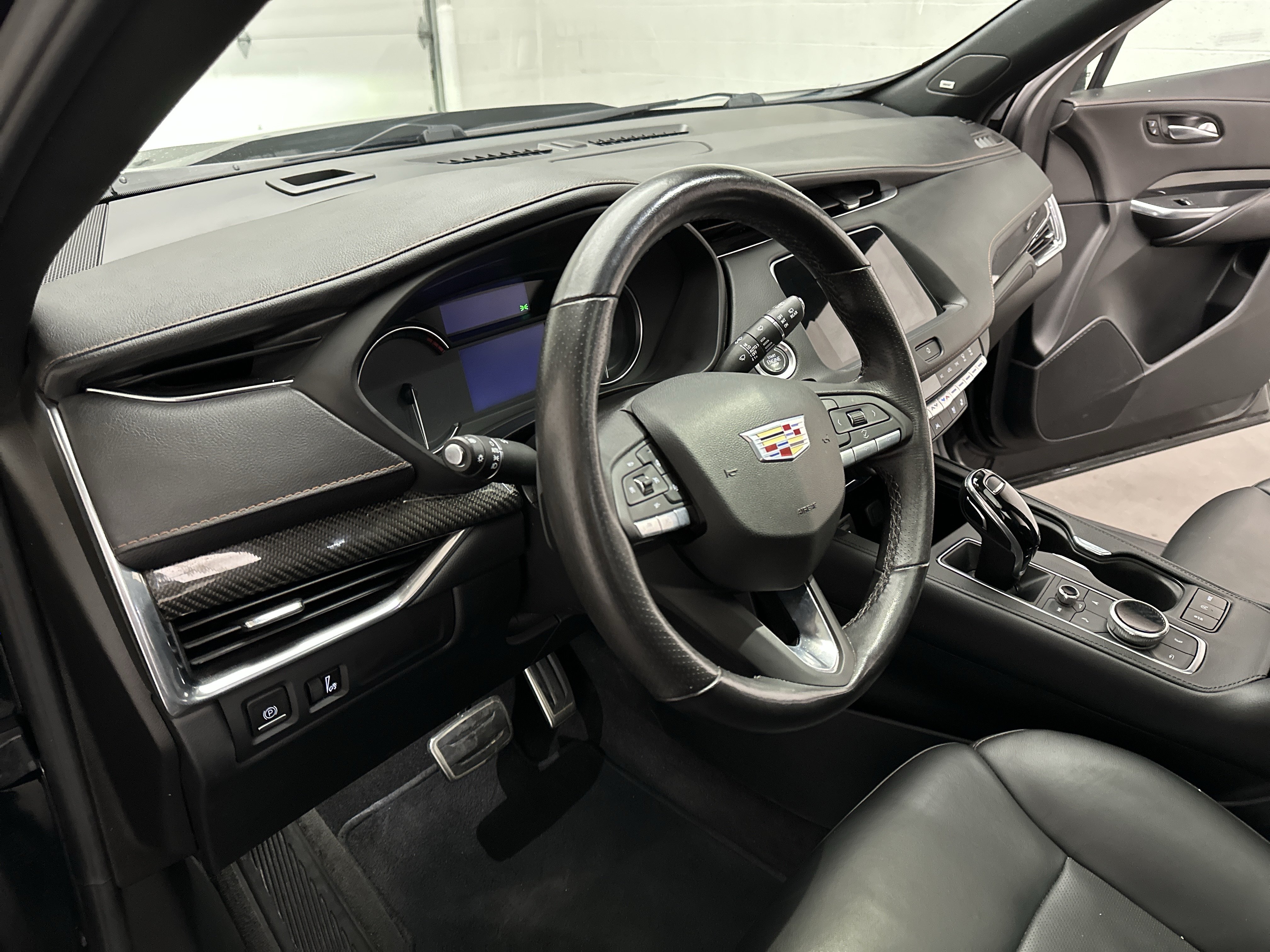 Used 2023 Cadillac XT4 Sport w/ Sun And Sound Package AWD/4WD image 19