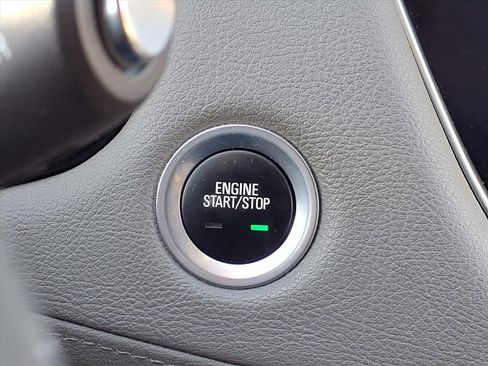 Used 2018 Cadillac XT5 Luxury image 24