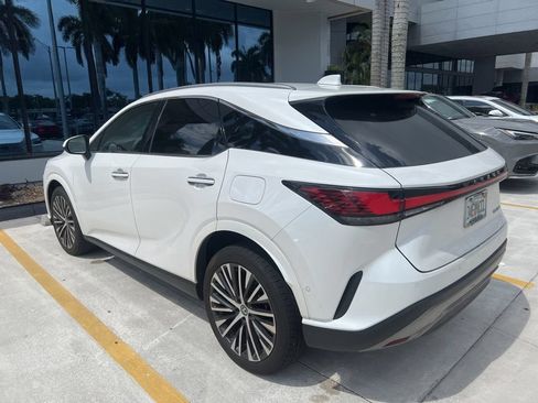Used 2024 Lexus RX 350 Premium Plus w/ Convenience Package FWD image 11