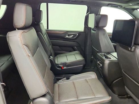 Used 2023 Chevrolet Suburban High Country w/ Advanced Technology Package AWD/4WD image 24