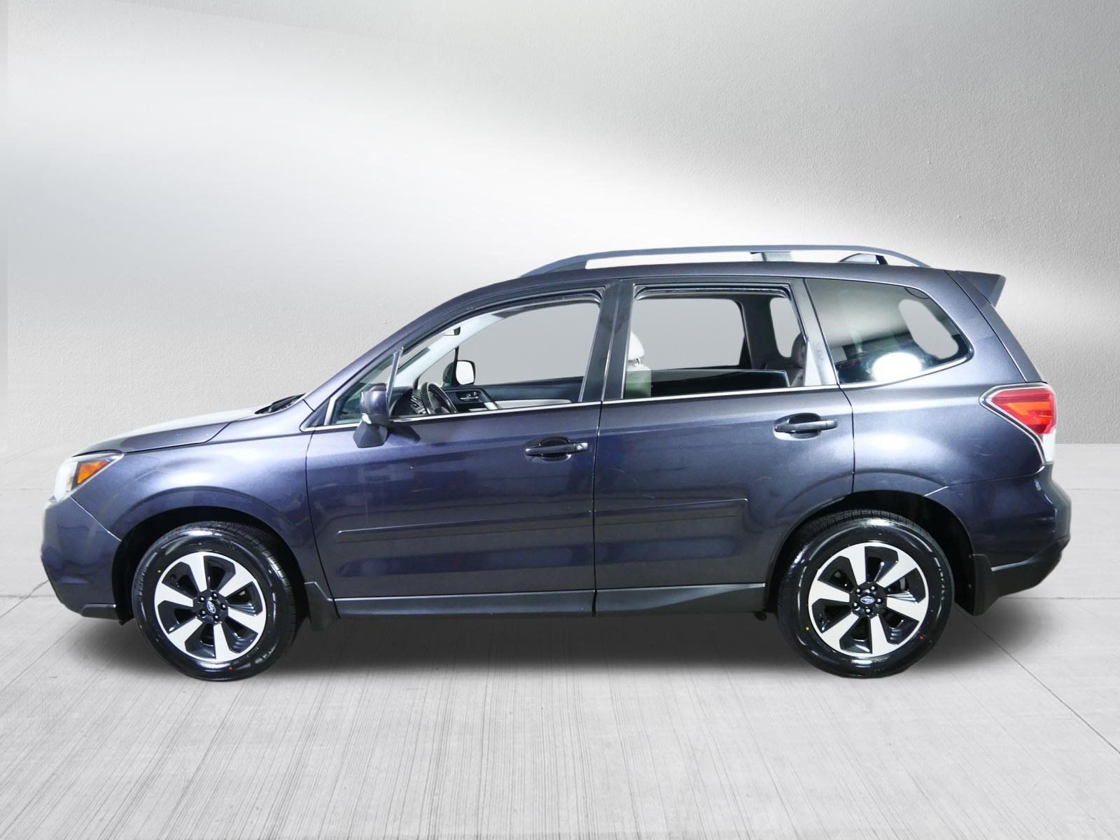 Used 2017 Subaru Forester 2.5i Limited AWD/4WD image 4