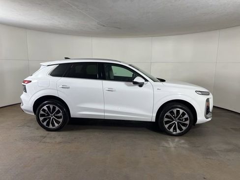New 2026 Audi Q3 quattro 2.0T AWD/4WD image 8