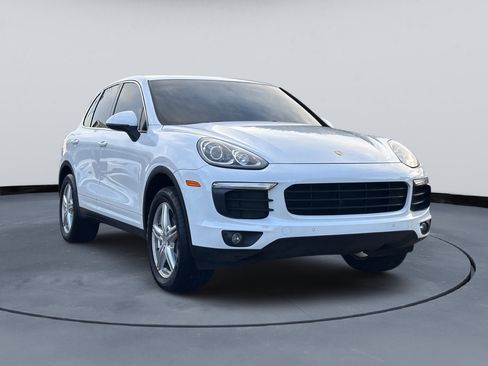 Used 2016 Porsche Cayenne image 9