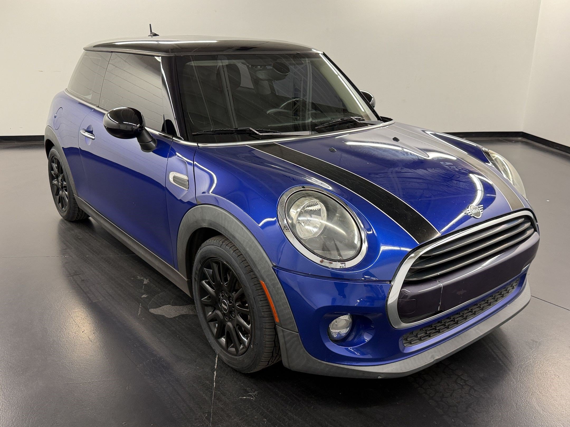 Used 2019 MINI Cooper 2-Door Hardtop FWD image 7