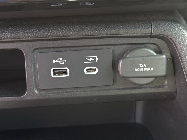 Used 2025 Honda Pilot Touring image 24