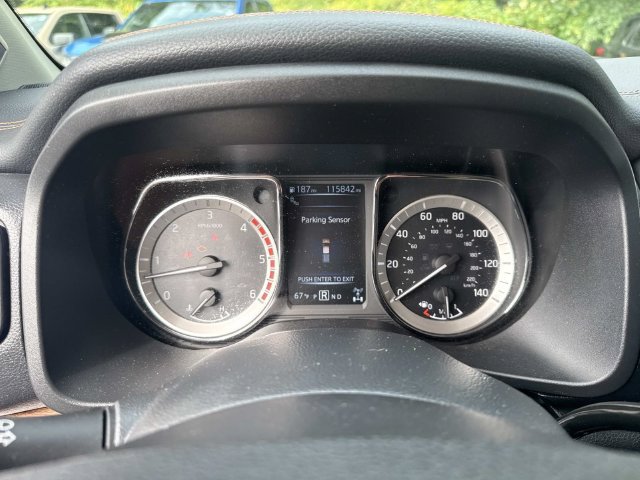 Used 2017 Nissan Titan Platinum Reserve AWD/4WD image 35