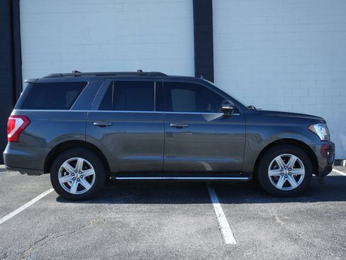 Used 2020 Ford Expedition XLT w/ Equipment Group 202A image 4