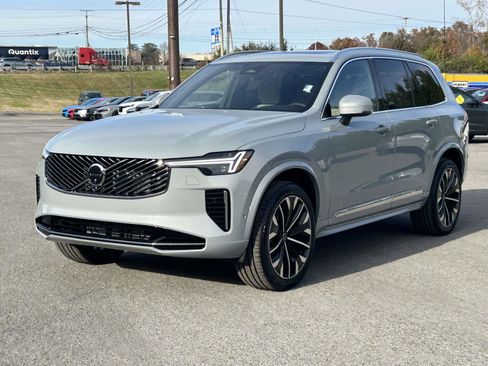 New 2026 Volvo XC90 B6 Plus w/ Protection Package Premier image 7