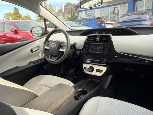 Used 2016 Toyota Prius Two FWD image 5