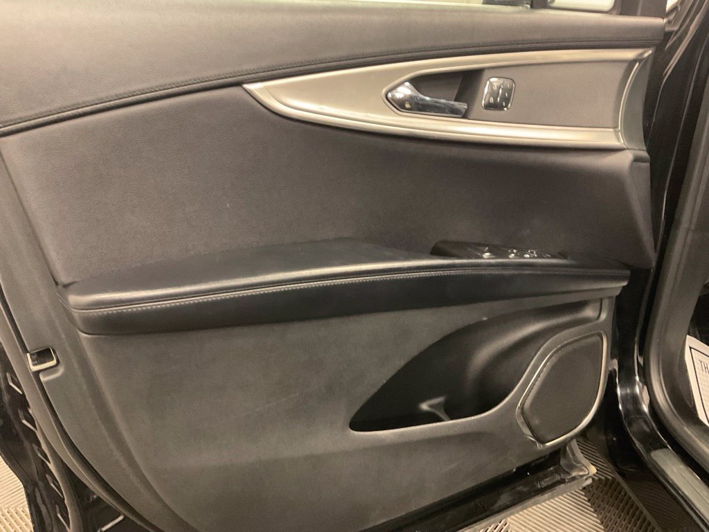 Used 2016 Lincoln MKX Select w/ Select Plus Package AWD/4WD image 14