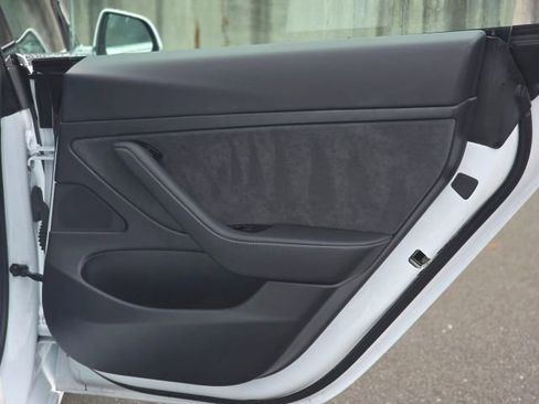 Used 2020 Tesla Model 3 Standard Range Plus image 30