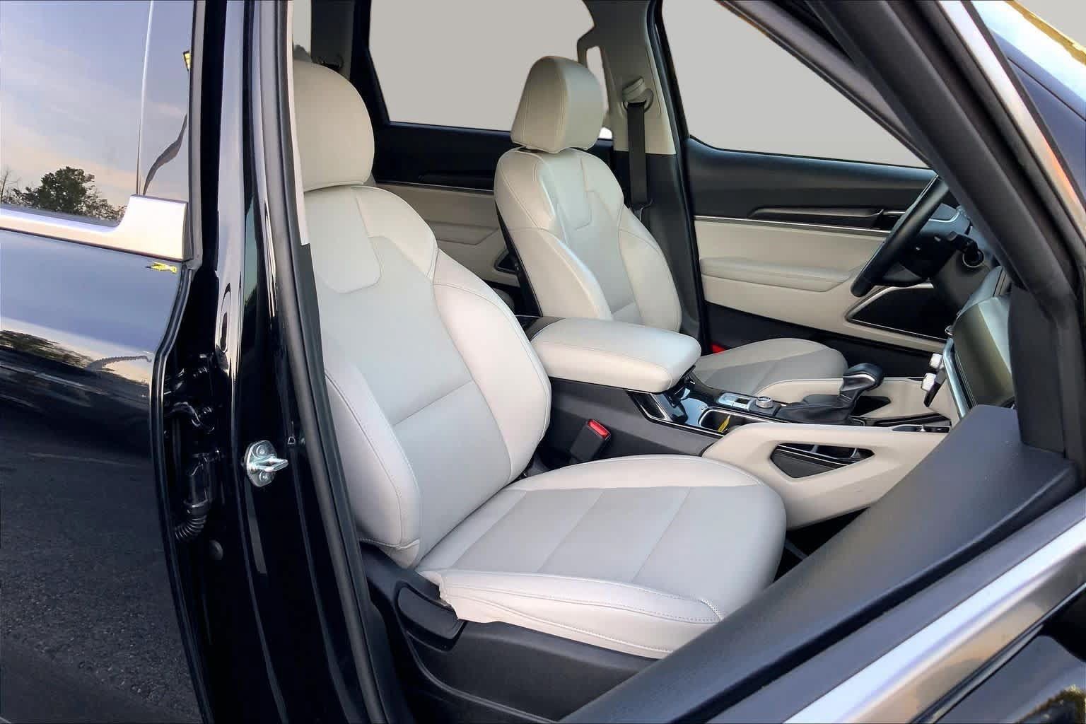 Used 2025 Kia Telluride S FWD image 8