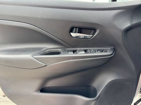 Used 2025 Nissan Versa SV FWD image 18