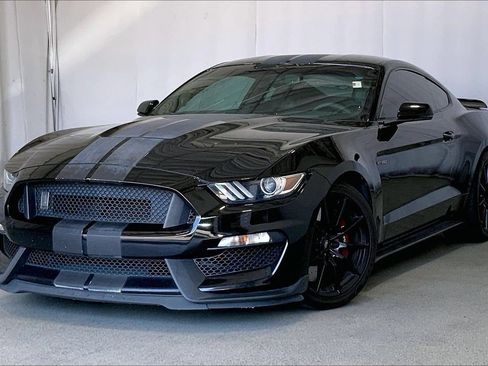 Used 2017 Ford Mustang Shelby GT350 RWD image 2