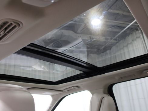 Used 2019 Lincoln Navigator Reserve image 21