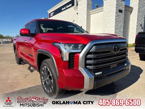 Used 2025 Toyota Tundra Limited AWD/4WD image 1
