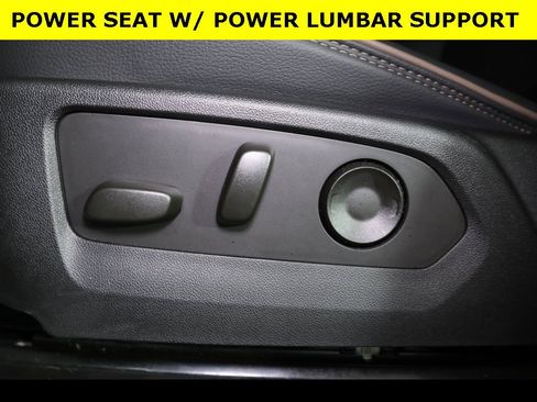 Used 2023 GMC Canyon Denali image 10