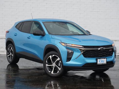 New 2026 Chevrolet Trax RS image 2