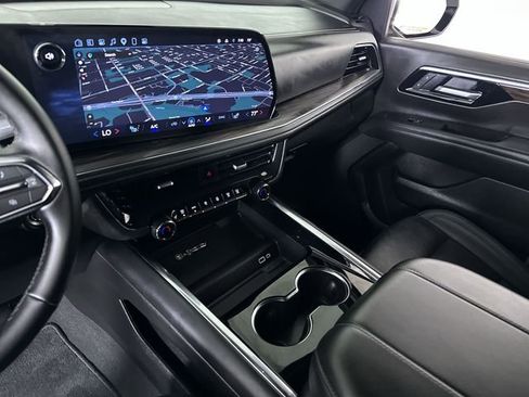 Used 2025 Chevrolet Tahoe LT AWD/4WD image 36