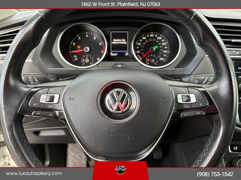 Used 2018 Volkswagen Tiguan SE w/ 3rd Row Seat Package AWD/4WD image 28