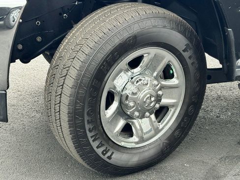 Used 2024 RAM 2500 Big Horn w/ Bed Utility Group image 14