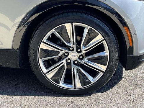 Certified 2024 Cadillac Lyriq Luxury image 6