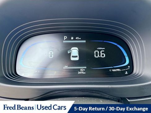 Used 2024 Hyundai Venue SEL FWD image 13