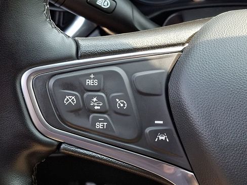 Used 2024 Chevrolet Equinox LT FWD image 21