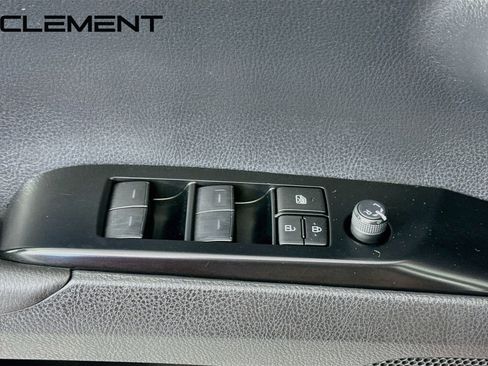 Used 2025 Toyota Camry SE w/ Convenience Package FWD image 24