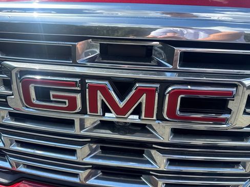 Used 2025 GMC Acadia Denali w/ Super Cruise Package FWD image 28