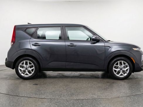 Used 2025 Kia Soul LX w/ LX Technology Package image 11