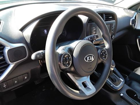 Used 2021 Kia Soul LX FWD image 8