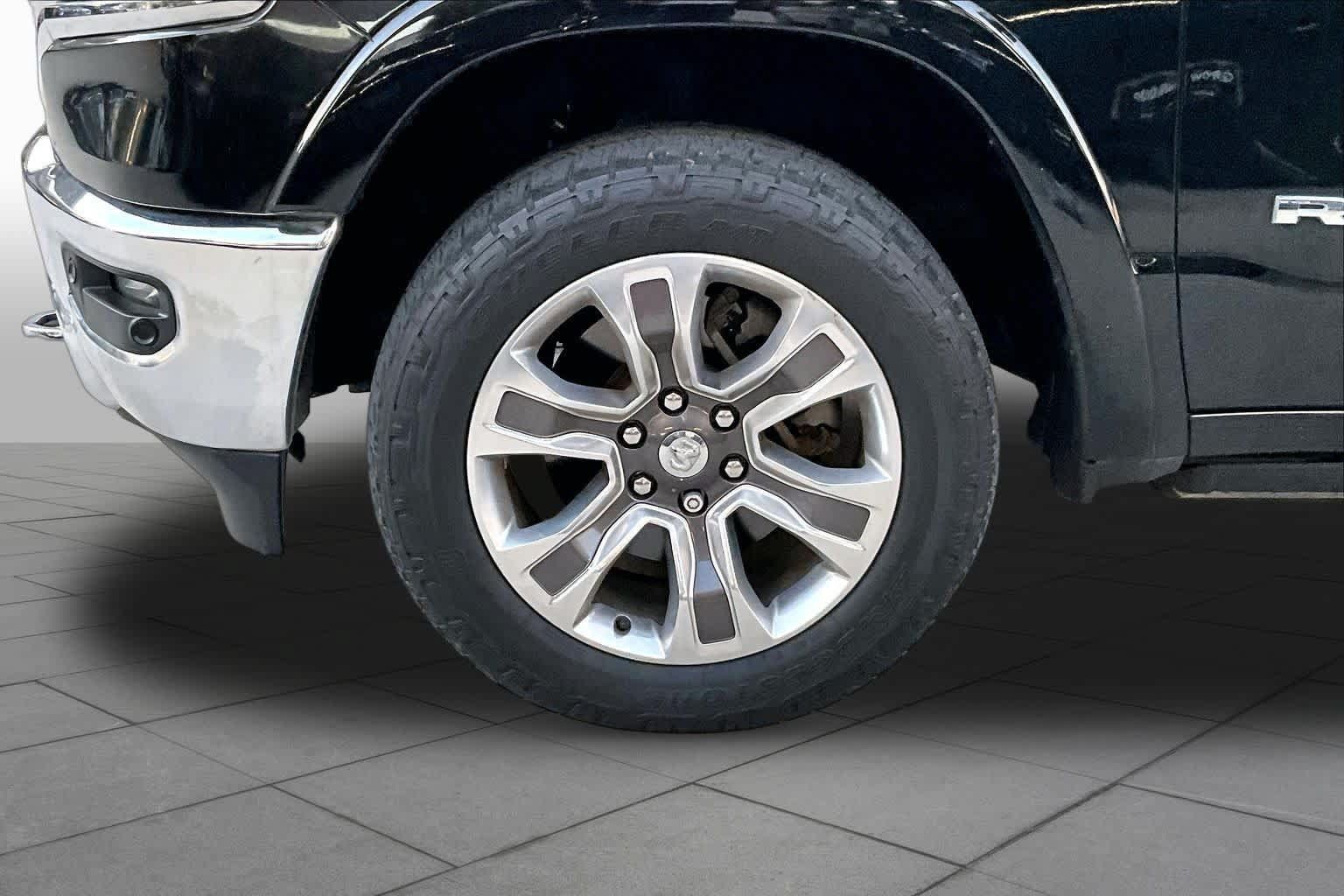 Used 2019 RAM 1500 Limited AWD/4WD image 11