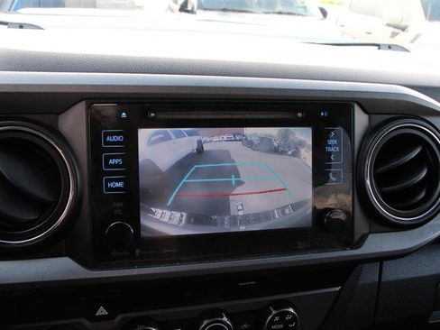 Used 2018 Toyota Tacoma TRD Sport w/ Technology Package AWD/4WD image 32