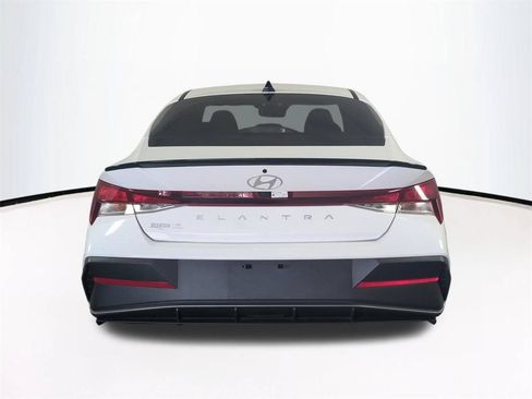 Used 2025 Hyundai Elantra Sport FWD image 6